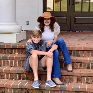 Meet your Posher, Meredith